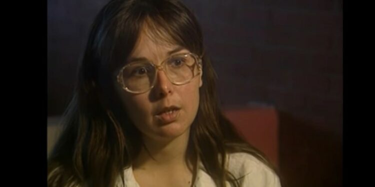 Σύνδρομο Μινχάουζεν: Η ιστορία της Τάνια Ρέιντ που έστειλε 18 φορές στο νοσοκομείο τον  γιο της μέσα σε δύο χρόνια