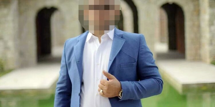 Αυτός είναι ο γνωστός τραγουδιστής που συνελήφθη για ναρκωτικά στην Αρτέμιδα