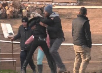 Η Φάρμα: Δεν ξανάγινε! Η Μπάστα όρμηξε στον Κουτσαβάκη και φώναζε έξαλλη: «Θα σου γ@@μ@σ@»