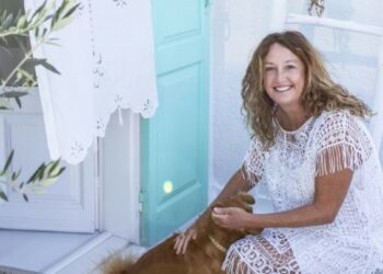 Ερωτεύτηκε τη Λέσβο και… το σπίτι του παπά!