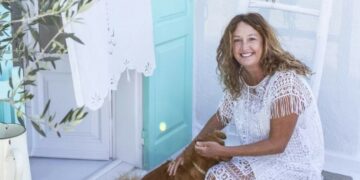 Ερωτεύτηκε τη Λέσβο και… το σπίτι του παπά!