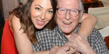 Alldaynews.gr Αλίκη Κατσαβού: «Θα ήθελα να είχα και άλλο παιδί με τον Κώστα»