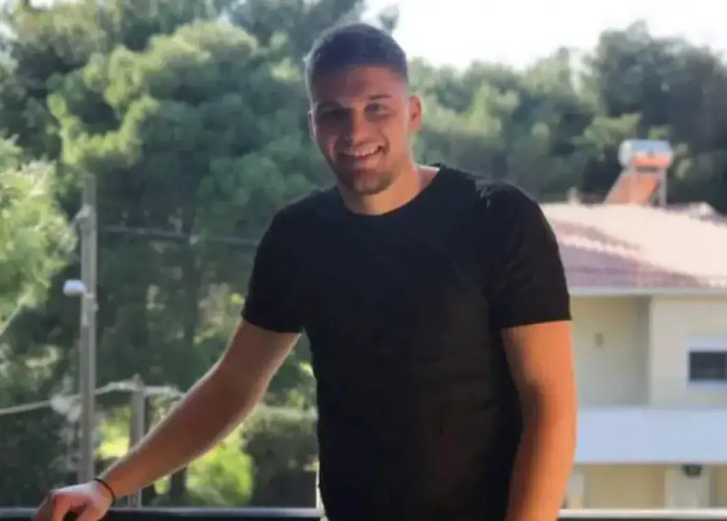 Τραγωδία: Ο 28χρονος μπασκετμπολίστας Δημήτρης Σοροπάνης ήταν ο άντρας που Σκοτώθηκε στην αερογέφυρα[photos]