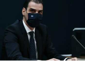 Θεμιστοκλέους: Δεν προχωράμε σε τέταρτη δόση εμβολίου στο γενικό πληθυσμό