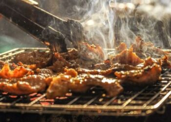 Τσικνοπέμπτη: Τι πρέπει να φάτε ώστε να μην ανέβει η ζυγαριά