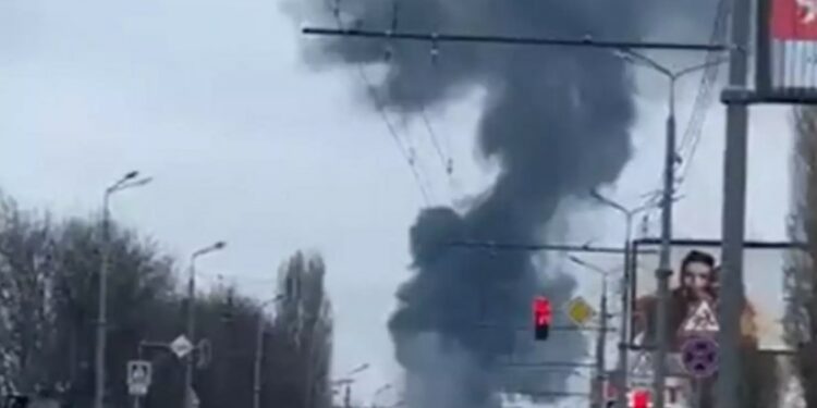 Ουκρανία: Μακελειό στο Χάρκοβο – Δεκάδες άμαχοι νεκροί και εκατοντάδες τραυματίες από τους βομβαρδισμούς[Σκληρές Εικόνες]