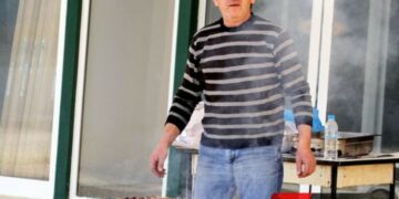 Ασύλληπτη Τραγωδία: Ζήτησε να τον βγάλουν φωτογραφία την τσικνοπέμπτη και λίγο μετά σκοτώθηκε[photos]