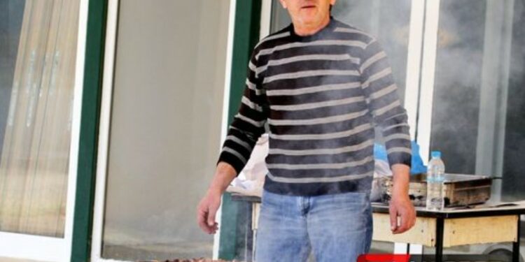 Ασύλληπτη Τραγωδία: Ζήτησε να τον βγάλουν φωτογραφία την τσικνοπέμπτη και λίγο μετά σκοτώθηκε[photos]