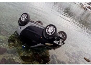 Μύκονος: Τσακώθηκαν και τους έριξαν αυτοκίνητο στην θάλασσα[video]