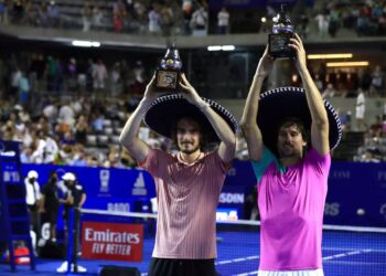 Στέφανος Τσιτσιπάς και Λόπεθ κατέκτησαν το διπλό στο Ακαπούλκο (video)