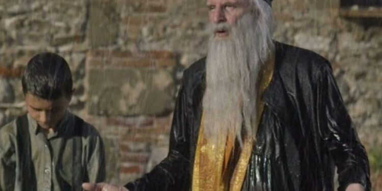 Alldaynews.gr Άγιος Παΐσιος: Η σκηνή με τους πρόσφυγες που μας έκανε να ντραπούμε και η ερμηνεία του Τσακίρογλου να ανατριχιάσουμε!