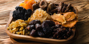 Alldaynews.gr Οστεοπόρωση – Έρευνα: Το αποξηραμένο φρούτο που «θωρακίζει» τα οστά και μειώνει τη φλεγμονή