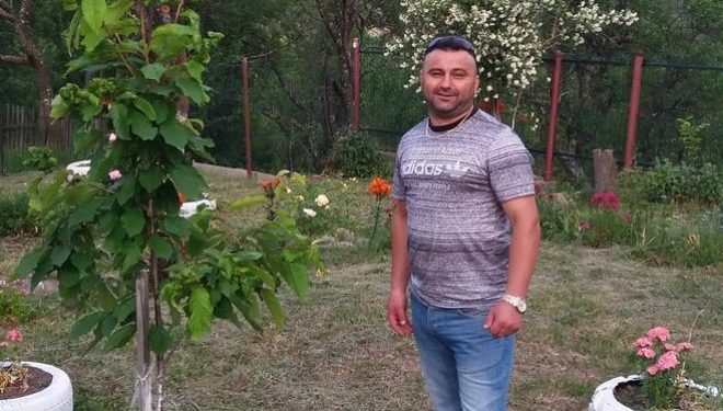 Alldaynews.gr Αγγλία: Μαχαίρωσε με κουζινομάχαιρο τη γυναίκα του και κέρδισε αποζημίωση γιατί κόπηκε! (φωτο)