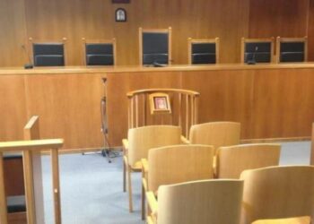 Χαμός στα δικαστήρια: Δικηγόρος πλακώθηκε στο ξύλο με γυναίκα – Άφωνοι οι αυτόπτες μάρτυρες