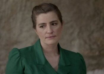 Άγριες Μέλισσες Ελένη eleni_agries_melisses