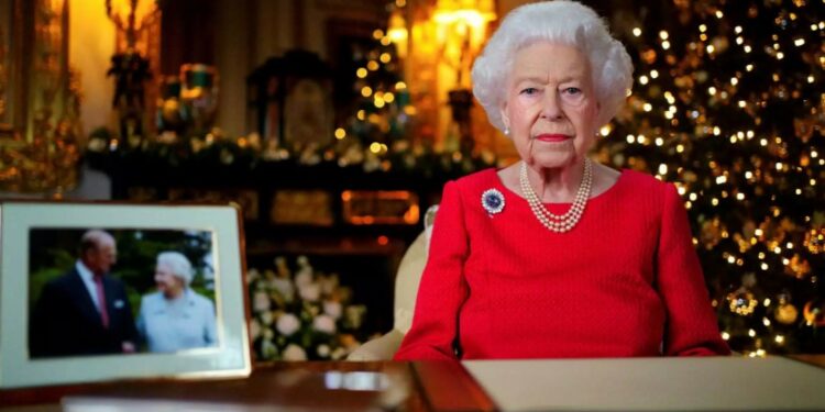 Alldaynews.gr Θετική στον κορονοϊό η Βασίλισσα Ελισάβετ