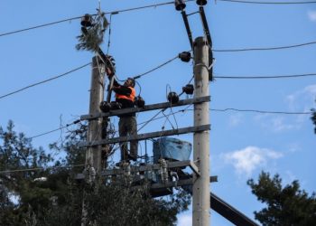 Πρόεδρος τεχνικών ΔΕΗ: Με 580€ γιατί να έρθουν στην ΔΕΗ εναερίτες να ρισκάρουν την ζωή τους; (audio)