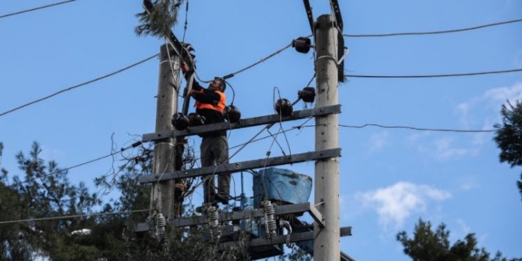 Alldaynews.gr Πρόεδρος τεχνικών ΔΕΗ: Με 580€ γιατί να έρθουν στην ΔΕΗ εναερίτες να ρισκάρουν την ζωή τους; (audio)