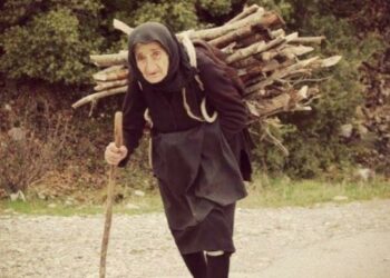 «Ξέρεις τι δεν καταλαβαίνω με σας τις νέες, σήμερα; Γιατί παραπονιέστε;»