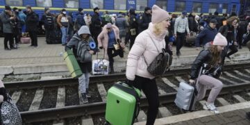 Πόλεμος Ουκρανία: Στη Θεσσαλονίκη οι πρώτοι πρόσφυγες – Οι μαρτυρίες τους «Δεν περιμέναμε ότι θα μας χτυπήσει ο Πούτιν..,