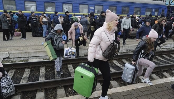 Πόλεμος Ουκρανία: Στη Θεσσαλονίκη οι πρώτοι πρόσφυγες – Οι μαρτυρίες τους «Δεν περιμέναμε ότι θα μας χτυπήσει ο Πούτιν..,