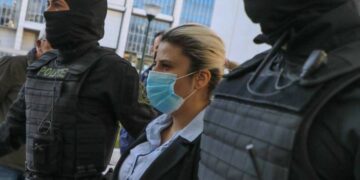 Έφη Κακαράντζουλα:  Την έπιασαν να κλέβει ρούχα-«Κόπηκε» από τα μεροκάματα των φυλακών