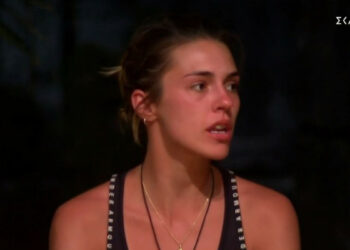 Survivor: Το ξέσπασμα της Κάτιας για την κλοπή φαγητού –Η συζήτηση που έξυσε πληγές (video)