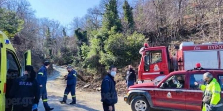 Βόλος: Τούμπαρε αυτοκίνητο – Μεγάλη επιχείρηση διάσωσης δύο ατόμων (φωτο)