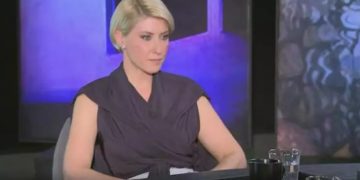 Αντιδρά η Σία Κοσιώνη: «Από το ένα αυτί μου μπαίνουν και από το άλλο μου βγαίνουν»