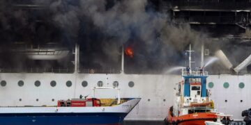 Alldaynews.gr Φωτιά σε πλοίο στην Κέρκυρα: “Μας ξύπνησαν και είδαμε την πυρκαγιά” αναφέρει επιβάτης (video)