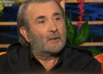 Alldaynews.gr Λάκης Λαζόπουλος: Με την Τασούλα δεν χωρίσαμε ποτέ, εγώ όμως απομακρυνόμουν – Τα γράμματα που διάβασε μετά θάνατον (video)