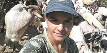 20χρονη Μαρία: «Βοσκοπούλα εγώ εγεννήθηκα, τα γίδια δεν τα αφήνω»[photo]