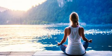 Alldaynews.gr Τραγωδία: Έκαναν διαλογισμό σε παραλία, παρασύρθηκαν από κύματα και πέθαναν!