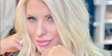 Alldaynews.gr Η μαγική δίαιτα τηςΜενεγάκη-Έτσι διατηρείται εδώ και χρόνια στα 60 κιλά