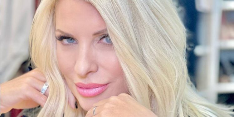 Alldaynews.gr Η μαγική δίαιτα τηςΜενεγάκη-Έτσι διατηρείται εδώ και χρόνια στα 60 κιλά