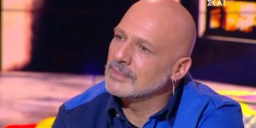 “Λύγισε” on air ο Μουτσινάς! Δεν μπόρεσε να συγκρατήσει τα δάκρυά του[video]