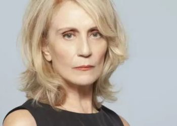 Θέμις Μπαζάκα: «Ήταν τόσο ξαφνικός ο θάνατος του αδερφού μου, έγινα πέτρα, δεν έκλαψα για χρόνια»