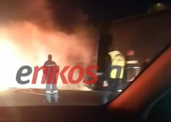 Εθνική Αθηνών: Νταλίκα έπιασε φωτιά εν κινήσει (φωτο, video)