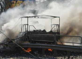 Ουκρανία: Ισχυρές εκρήξεις αεροπορικές επιδρομές στο Κίεβο αμέσως μετά το τέλος των συνομιλιών