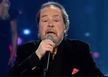 Γιάννης Πάριος: «Δεν είμαι κάποιος. Απλά τραγουδάω καλύτερα από σένα»