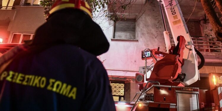 Τραγωδία στη Θεσσαλονίκη: Μητέρα με τα δύο ανήλικα παιδιά της κάηκαν ζωντανοί στο σπίτι τους