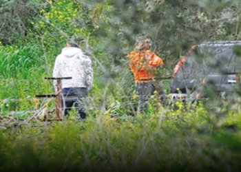 Λάρισα: Μάνα ξέσπασε στον δολοφόνο του γιου της – Αναβιώνει η δολοφονία του 21χρονου, τον οποίο σκότωσε και έκαψε ο άντρας της ερωμένης του