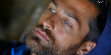 Survivor: “Τόσο καιρό τον είχε γδύσει με τα μάτια της. Τώρα τον έγδυσε και κυριολεκτικά…”
