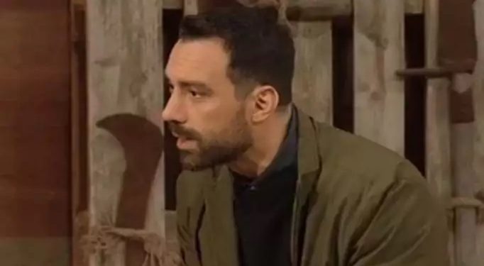 Alldaynews.gr Φάρμα: «Εγώ με τον άντρα μου δύο φορές την ημέρα, εσύ τίποτα» – Άφωνος ο Σάκης Τανιμανίδης