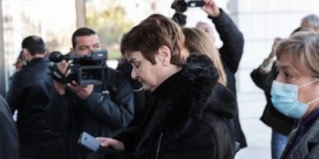 Ξέσπασε η μάνα της Τοπαλούδη: «Θα σας κάψω όλους, να ψοφήσεις! Καρκίνε!»