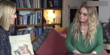 Alldaynews.gr Ελένη Τσαλιγοπούλου: «Με έφτυσε η Νάουσα, ότι έφυγε για να γίνει που…α»