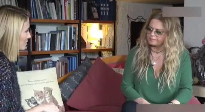 Alldaynews.gr Ελένη Τσαλιγοπούλου: «Με έφτυσε η Νάουσα, ότι έφυγε για να γίνει που…α»