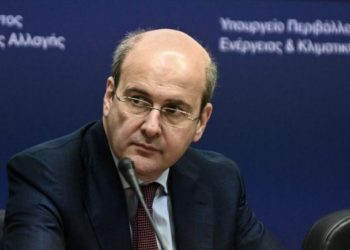 Κωστής Χατζηδάκης: Ο πατέρας μου παντρεύτηκε την πρώτη γυναίκα του ενώ ήξερε ότι θα πέθαινε σε ένα μήνα