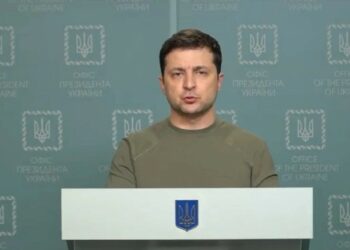 Ο Ζελένσκι καλεί ξένους εθελοντές στην Ουκρανία για να πολεμήσουν κατά της Ρωσίας