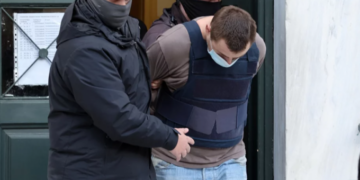 Alldaynews.gr Κυψέλη: «Δεν το πιστεύω ότι μεγάλωσα ένα τέρας», λέει για τη μητέρα η γιαγιά του 7χρονου (vid)